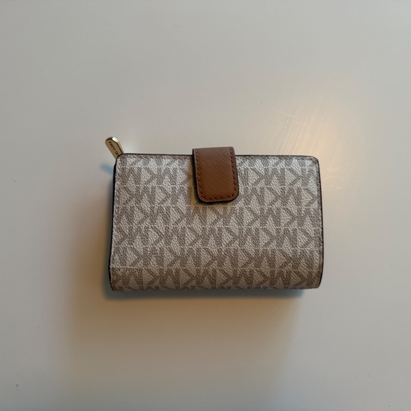 MK wallet - Picture 2 of 3